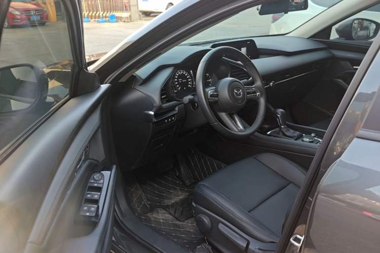 Used Mazda 3 Axela 2023 2.0L Automatic ZhiXuan Edition Driver Seat