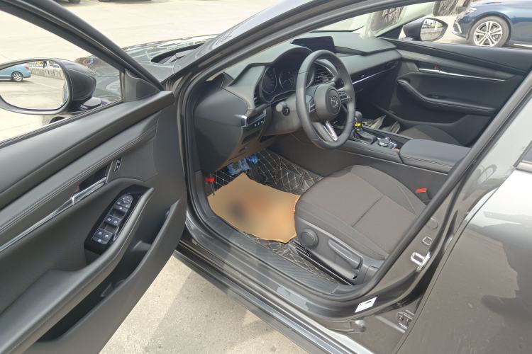 Used Mazda 3 Axela 2023 2.0L Automatic ZhiXuan Edition Driver Seat