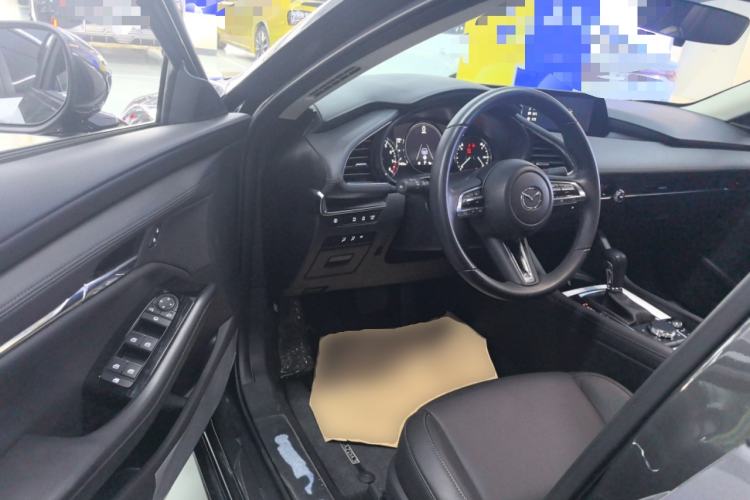 Used Mazda 3 Axela 2023 2.0L Automatic ZhiZhen Edition Driver Seat