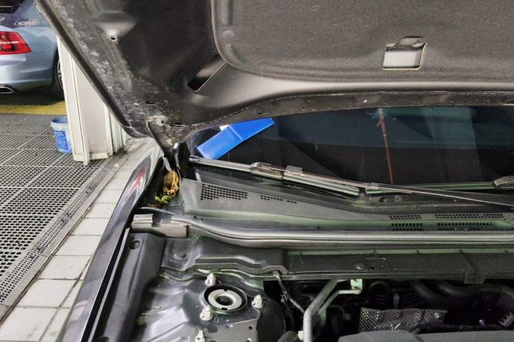 Used Mazda 3 Axela 2023 2.0L Automatic Zhiyao Edition Engine Bay Right