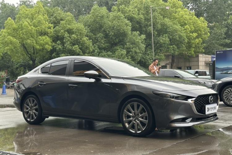 Used Mazda 3 Axela 2023 2.0L Automatic ZhiZhen Edition Exterior 2