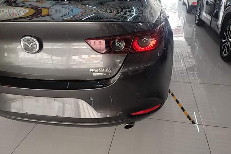 Used Mazda 3 Axela 2023 2.0L Automatic ZhiXuan Edition Exterior 3