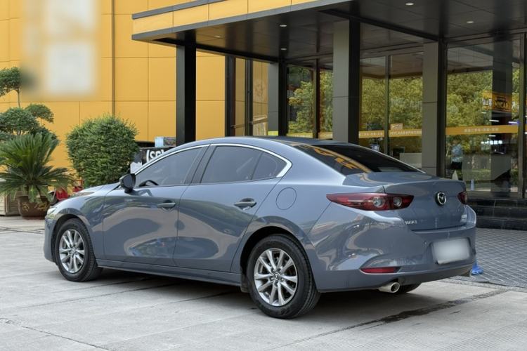 Used Mazda 3 Axela 2023 1.5L Manual ZhiMei Edition Exterior 4