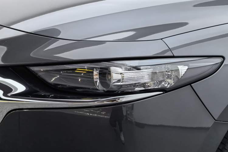 Used Mazda 3 Axela 2023 2.0L Automatic Zhiya Edition Exterior 9