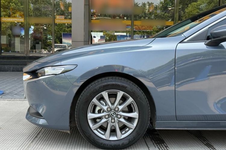 Used Mazda 3 Axela 2023 1.5L Manual ZhiMei Edition Exterior 9
