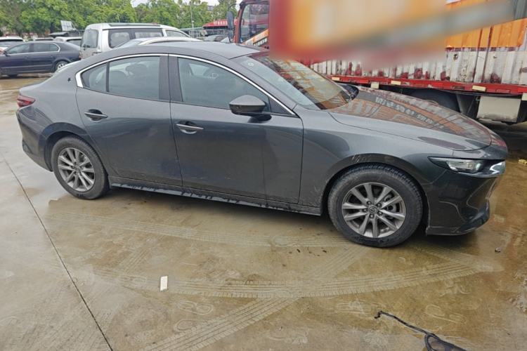 Used Mazda 3 Axela 2023 2.0L Automatic Zhiqing Edition Front Right 45 Deg