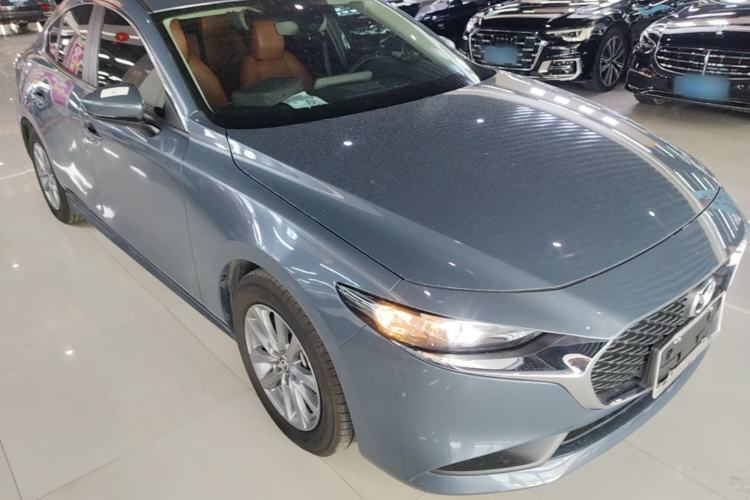 Used Mazda 3 Axela 2023 1.5L Manual ZhiMei Edition Front Right 45 Deg