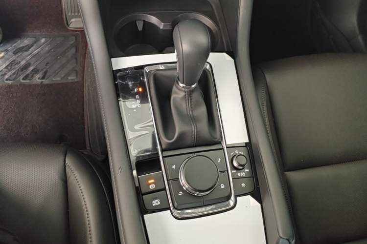 Used Mazda 3 Axela 2023 2.0L Automatic Zhiya Edition Gear Lever