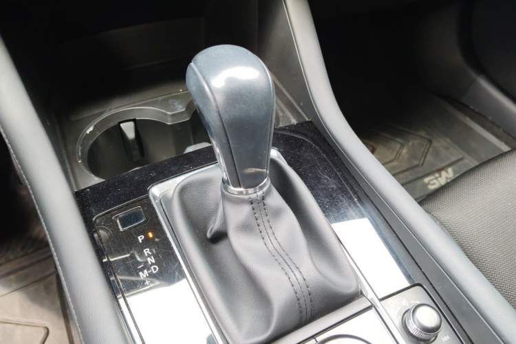 Used Mazda 3 Axela 2023 2.0L Automatic ZhiXuan Edition Gear Lever