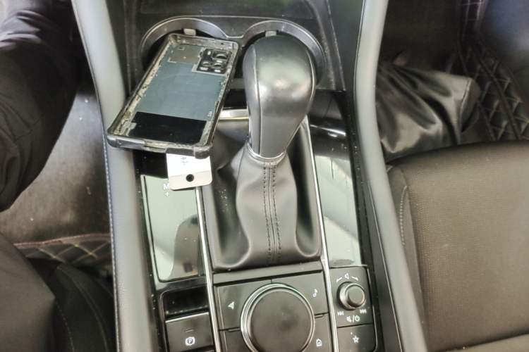 Used Mazda 3 Axela 2023 2.0L Automatic ZhiXuan Edition Gear Lever