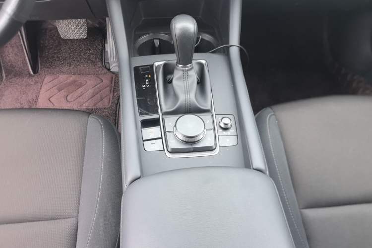 Used Mazda 3 Axela 2023 2.0L Automatic Zhiqing Edition Gear Lever