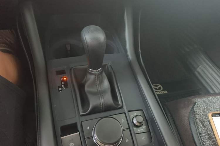 Used Mazda 3 Axela 2023 2.0L Automatic Zhiqing Edition Gear Lever