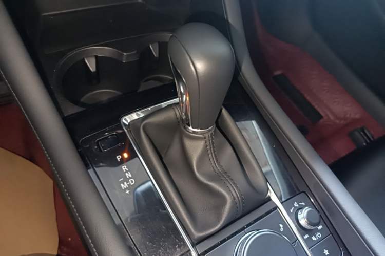 Used Mazda 3 Axela 2023 2.0L Automatic ZhiXuan Edition Gear Lever