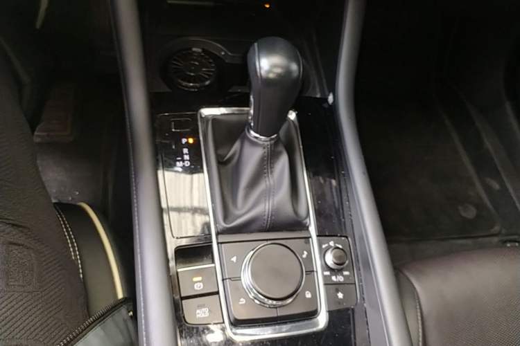 Used Mazda 3 Axela 2023 2.0L Automatic ZhiXuan Edition Gear Lever