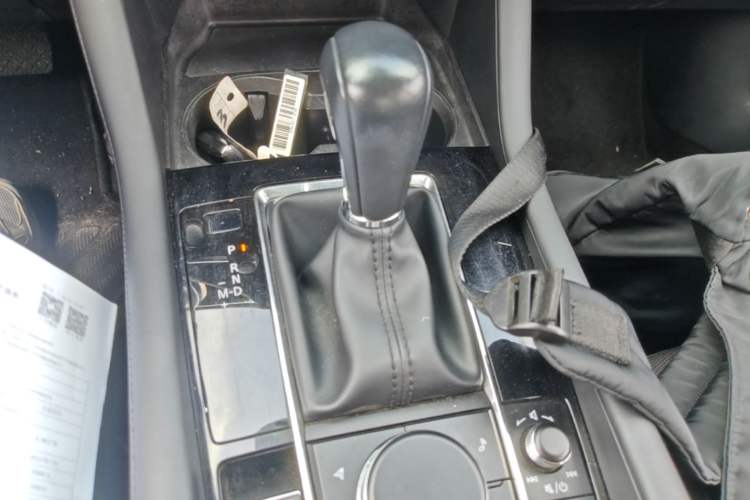 Used Mazda 3 Axela 2023 2.0L Automatic ZhiZhen Edition Gear Lever