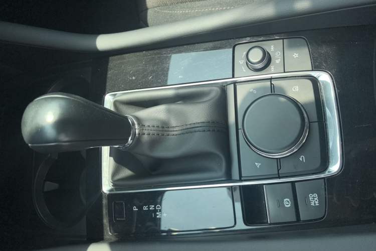 Used Mazda 3 Axela 2023 2.0L Automatic ZhiXuan Edition Gear Lever
