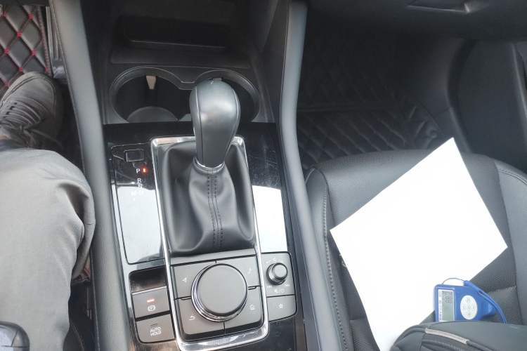 Used Mazda 3 Axela 2023 2.0L Automatic ZhiZhen Edition Gear Lever