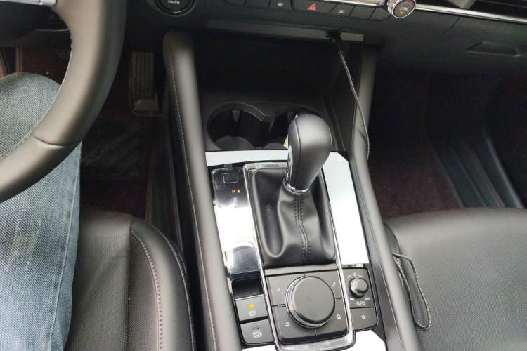 Used Mazda 3 Axela 2023 2.0L Automatic Zhiya Edition Gear Lever