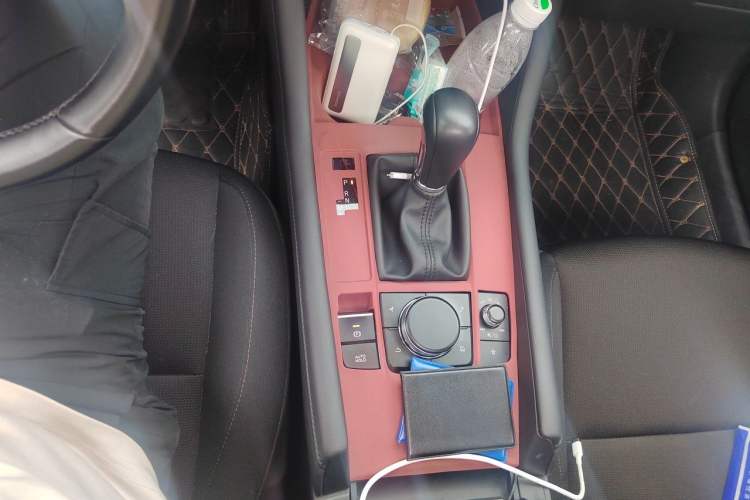 Used Mazda 3 Axela 2023 2.0L Automatic ZhiXuan Edition Gear Lever