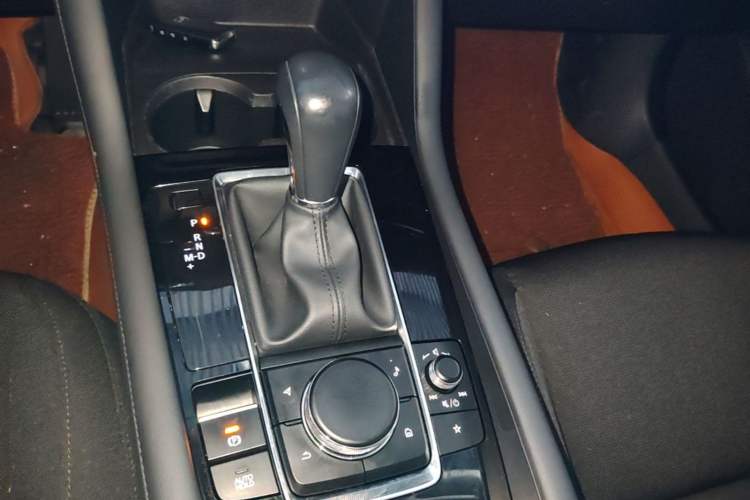 Used Mazda 3 Axela 2023 2.0L Automatic ZhiXuan Edition Gear Lever