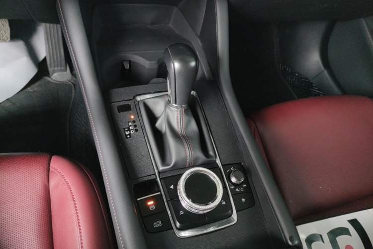 Used Mazda 3 Axela 2023 2.0L Automatic Zhiya Edition Gear Lever