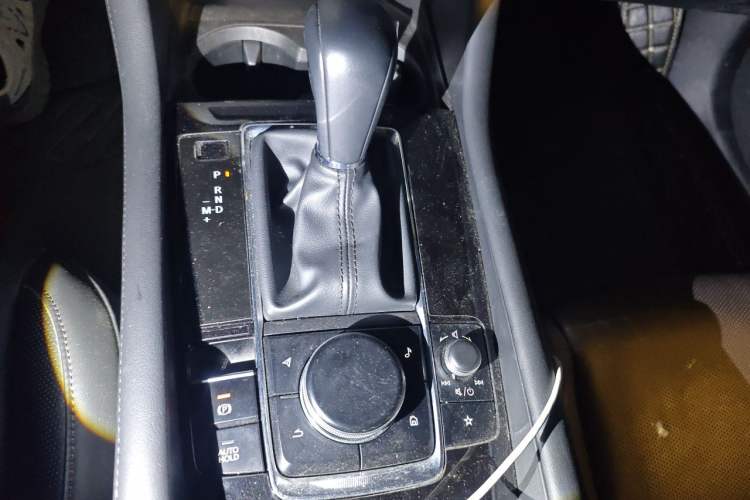 Used Mazda 3 Axela 2023 2.0L Automatic ZhiZhen Edition Gear Lever