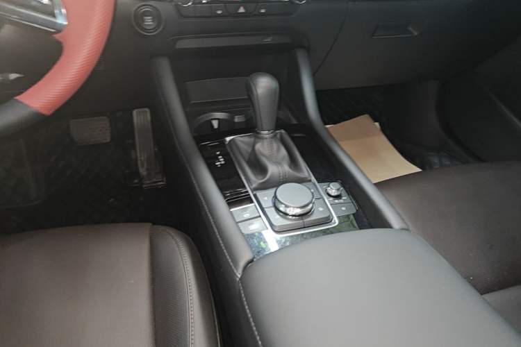 Used Mazda 3 Axela 2023 2.0L Automatic ZhiZhen Edition Gear Lever