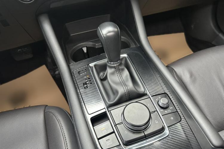 Used Mazda 3 Axela 2023 2.0L Automatic ZhiZhen Edition Gear Lever