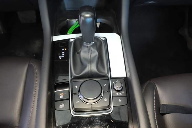 Used Mazda 3 Axela 2023 2.0L Automatic Zhiyao Edition Gear Lever