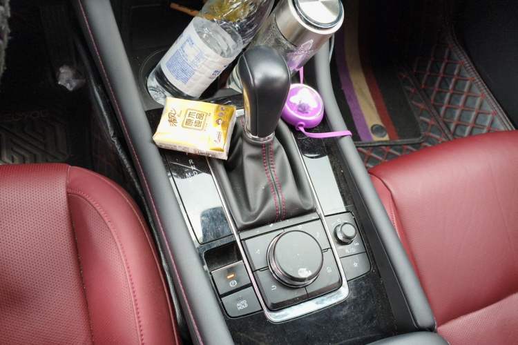 Used Mazda 3 Axela 2023 2.0L Automatic ZhiZhen Edition Gear Lever