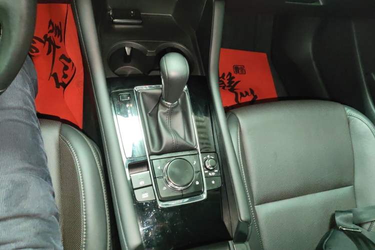 Used Mazda 3 Axela 2023 2.0L Automatic Zhiya Edition Gear Lever