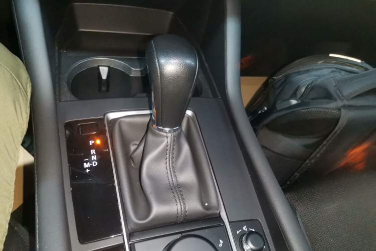 Used Mazda 3 Axela 2023 2.0L Automatic Zhiqing Edition Gear Lever