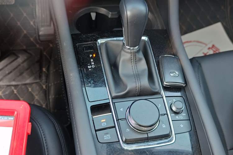 Used Mazda 3 Axela 2023 2.0L Automatic ZhiXuan Edition Gear Lever