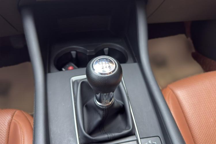 Used Mazda 3 Axela 2023 1.5L Manual ZhiMei Edition Gear Lever