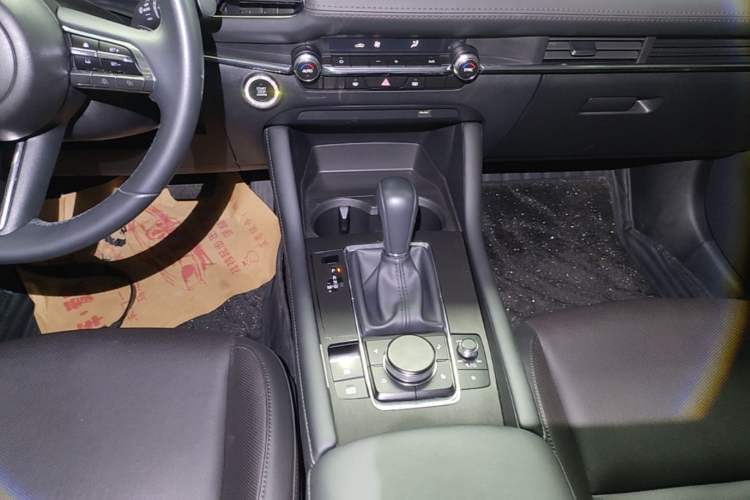 Used Mazda 3 Axela 2023 2.0L Automatic Zhiyao Edition Gear Lever