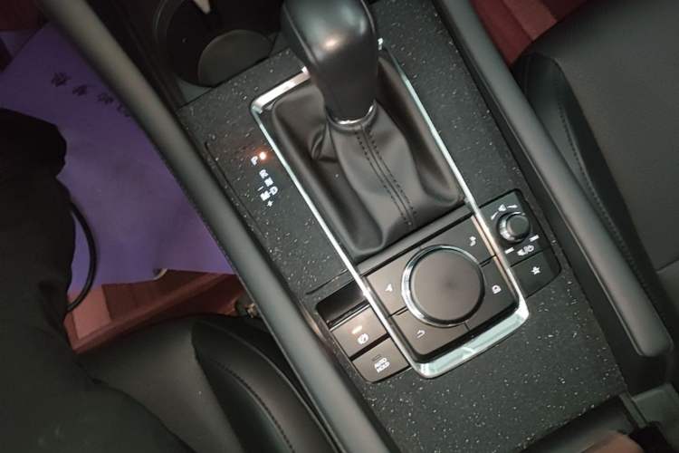 Used Mazda 3 Axela 2023 2.0L Automatic Zhiya Edition Gear Lever