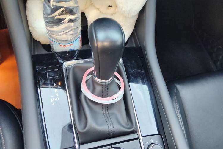 Used Mazda 3 Axela 2023 2.0L Automatic ZhiXuan Edition Gear Lever