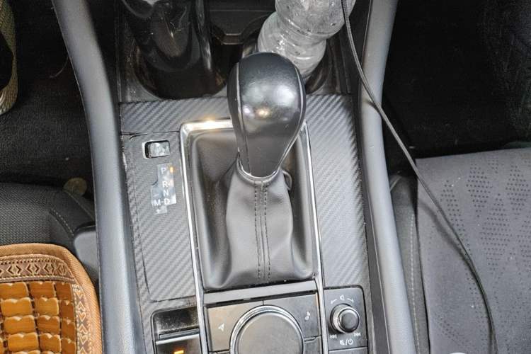 Used Mazda 3 Axela 2023 2.0L Automatic ZhiXuan Edition Gear Lever