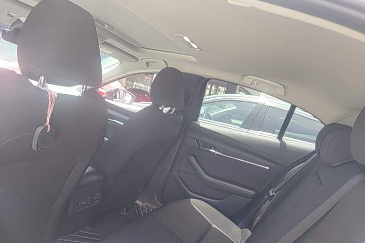 Used Mazda 3 Axela 2023 2.0L Automatic ZhiXuan Edition Headliner