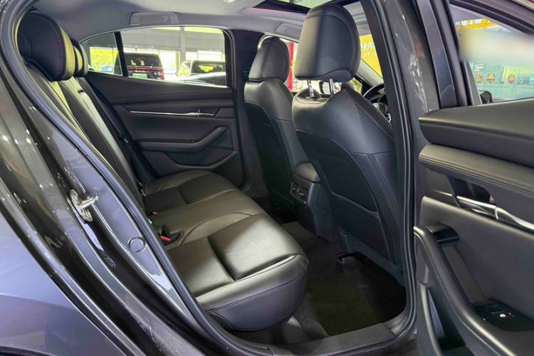 Used Mazda 3 Axela 2023 2.0L Automatic ZhiZhen Edition Headliner