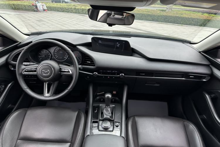 Used Mazda 3 Axela 2023 2.0L Automatic ZhiZhen Edition Interior 1