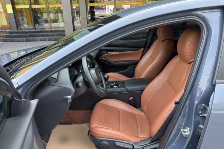 Used Mazda 3 Axela 2023 1.5L Manual ZhiMei Edition Interior 1