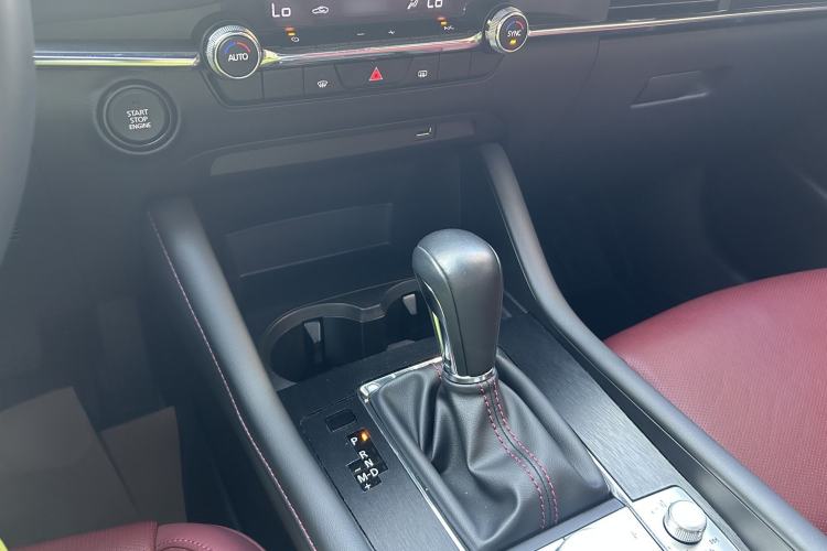 Used Mazda 3 Axela 2023 2.0L Automatic ZhiZhen Edition Interior 10