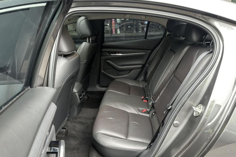 Used Mazda 3 Axela 2023 2.0L Automatic ZhiZhen Edition Interior 10