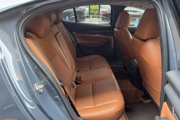 Used Mazda 3 Axela 2023 1.5L Manual ZhiMei Edition Interior 10