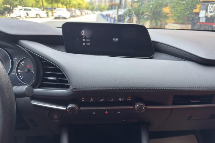 Used Mazda 3 Axela 2023 1.5L Manual ZhiMei Edition Interior 14