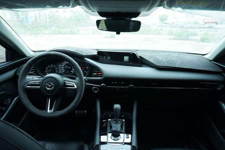 Used Mazda 3 Axela 2023 2.0L Automatic ZhiZhen Edition Interior 2