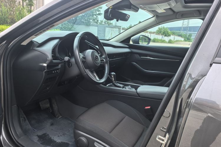 Used Mazda 3 Axela 2023 2.0L Automatic ZhiXuan Edition Interior 2
