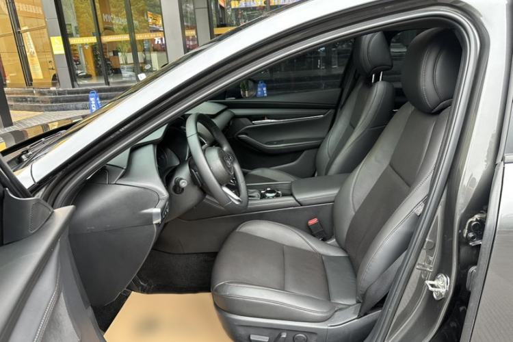 Used Mazda 3 Axela 2023 2.0L Automatic ZhiZhen Edition Interior 2