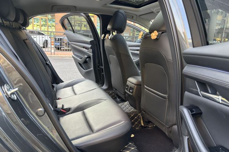 Used Mazda 3 Axela 2023 2.0L Automatic ZhiZhen Edition Interior 2